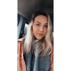 Meet your Posher, Alexis